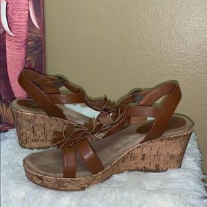 Brown wedges 